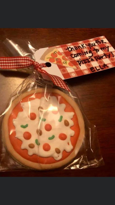 Pizza Cookies Royal Icing, Pizza Party Cookies, Pizza Decorated Cookies, Pizza Cookies Decorated, Pizza Sugar Cookies, Sugar Cookie Pizza, Pizza Cookie, Pizza Cookies, Toy Story Cookies