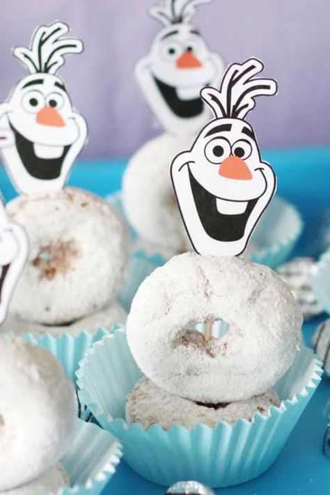 Take a look at this fantastic Frozen birthday party! Love the Olaf donuts! See more party ideas and share yours at CatchMyParty.com  #catchmyparty #partyideas #frozenparty #frozen #frozen2 #princessparty #girlbirthdayparty #olafdonuts Elsa And Olaf Birthday Party, Frozen Donuts Birthday Parties, Frozen Birthday Party Decorations Ideas At Home, Frozen Themed Birthday Party Diy, Olaf Party Ideas, Frozen Birthday Snack Ideas, Olaf Birthday Party For Boys, Easy Frozen Birthday Party Ideas, Frozen Treat Table Ideas