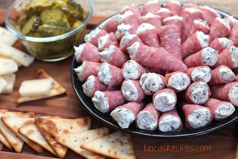 Salami Appetizer, Fingerfood Recipes, Cream Cheese Appetizer, Cream Cheese Rolls, Cheese Appetizers, Snacks Für Party, Finger Food Appetizers, Smoked Sausage, Christmas Appetizers