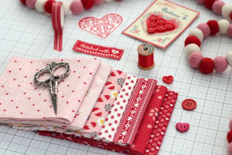 Valentines Day Sewing Projects, Beginner Sewing Projects Easy, My Funny Valentine, Leftover Fabric, Fabric Baskets, Sewing Projects For Beginners, Love Sewing, Sewing Tips, Sewing For Beginners