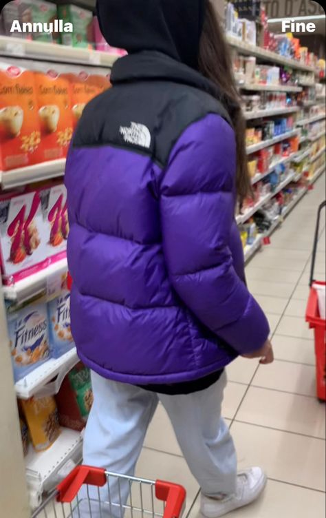 The Nord Face, The North Face Outfit, North Face Puffer Outfit, Mauve Outfit, Doudoune The North Face, Puffer Outfit, Tara Reid, Red Puffer Jacket, Nuptse Jacket