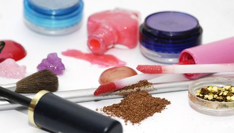 Science Makeup, Homemade Cosmetics, Cosmetics Ingredients, Cosmetics Industry, Fair Projects, Diy Cosmetics, Science Fair Projects, Science Fair, Homemade Beauty Products