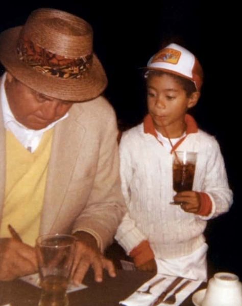 The story behind the first time Tiger Woods met Sam Snead—and the cool photo of them together - Golf Digest Sam Snead, Leicester Tigers, Golf Pga, Golf Digest, Aime Leon Dore, Golf Wear, Tiger Woods, Golf Fashion, Two Men