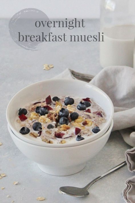 Overnight Muesli, Muesli Breakfast, Muesli Recipe, Starch Foods, Overnight Recipes, Power Breakfast, Overnight Breakfast, Dog Days Of Summer, Oats Recipe