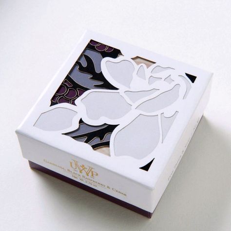 Scarf Packaging, Packaging Design Ideas, Creative Box, Paper Lovers, Box Packaging Design, Black Raspberry, Graphic Design Packaging, Mooncake, Tea Packaging