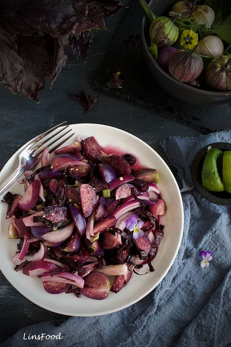 Salsa With Tomatillos, Purple Basil Recipe, Mexican Salsa Verde, Tomatillo Recipes, Recipes Plant Based, Purple Basil, Mexican Salsa, Latin American Food, Basil Recipes