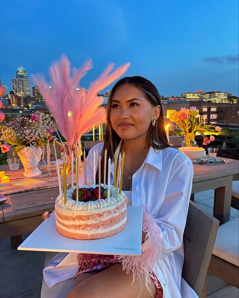 Rooftop Birthday Party, Pink Glitter Aesthetic, Rooftop Birthday, Aesthetic Rooftop, Glitter Aesthetic, Rooftop Party, Pink Glitter, Party Ideas, Birthday Party