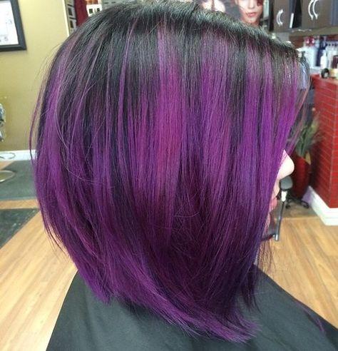 black bob with reddish purple balayage Purple And Black Hair, Lavender Hair Ombre, Dark Purple Hair Color, Violet Hair Colors, Purple Balayage, Light Purple Hair, Purple Ombre Hair, Dark Purple Hair, Short Ombre Hair