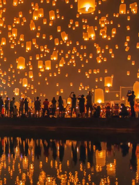 Chiang Mai Yi Peng Lantern Festival : 10 Things You Should Know Chiang Mai Lantern Festival, Thailand Lantern Festival, Yi Peng Lantern Festival, Thai Aesthetic, Thailand Tour, The Lantern, Chiang Rai, Lantern Festival, Chiang Mai Thailand