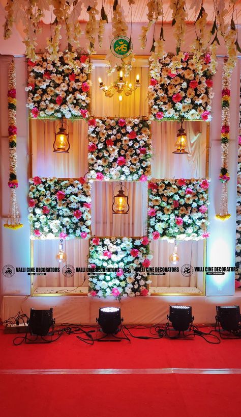 Photo Point Wedding, Selfie Zone Ideas, Selfie Zone Decoration Wedding, Wedding Gate Decoration Indian, Decoration Wedding Indoor, Selfie Zone Decoration, Ganpati Decoration At Home Background, Reception Stage Decoration Backdrops, Selfie Zone