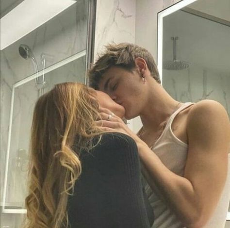 Photos Couple Mignon, Smink Inspiration, Shotting Photo, Couple Goals Teenagers, Couples Vibe, Foto Tips, The Love Club, Boyfriend Goals, Cute Couples Photos