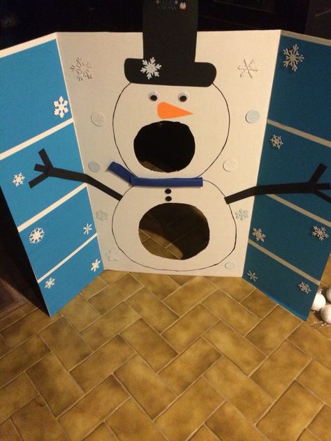 I made this fun gross motor snowman game for my Infant Class! They loved grabbing the foam balls- used as pretend snowballs& throwing them into the snowman's mouth or stomach! Great activity to pass time :) Saran Wrap Christmas Game, Preschool Christmas Games, Singing Snowman, Snowman Games, Christmas Party Games For Adults, Fun Holiday Crafts, Christmas Games For Family, Christmas Games For Kids, Winter Activities For Kids