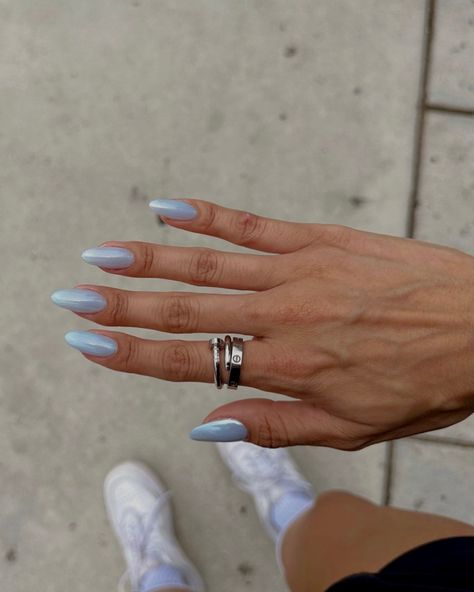 Polygel set in naturals nails ,color It,s a boy! de OPI with chrome effect glaze donut Pastel Nails With Chrome, It’s A Boy Opi, Light Blue Milky Nails, Milky Blue Chrome Nails, Light Blue Glazed Donut Nails, Blueberry Glaze Nails, Pastel Glazed Nails, Baby Blue Chrome Nails Almond, Dusty Blue Chrome Nails