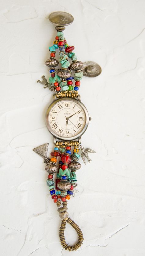 Diy Watch Band, Beaded Watches Bracelet, Watch Diy, Beaded Watches, Vintage Jewelry Crafts, Button Jewelry, Trade Beads, Beads And Wire, Bead Jewellery