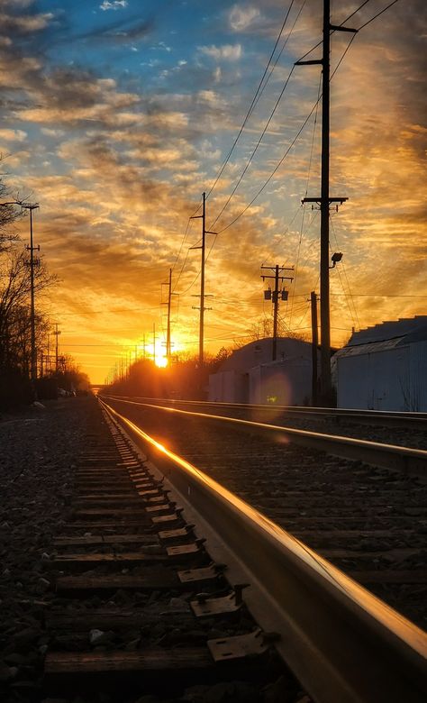 Train Sunset, Loneliness Photography, Hd Nature Wallpapers, Best Background Images, Beautiful Images Nature, Sunset Pictures, Train Tracks, Sky And Clouds, Beautiful Nature Pictures