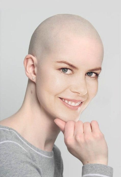 Como llevar el Pelo Corto si eres mujer atrevida Haircuts For Balding Women, Bald Head Women, Bald Look, Shaved Head Women, Short Shaved Hairstyles, Short Hair Model, Girls Short Haircuts, Going Bald, Bald Girl