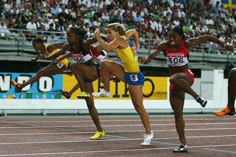 Hurdlers without hurdles Hurdlers Without Hurdles, Demotivational Posters, Clean Humor, Laughing So Hard, Bones Funny, Funny Posts, Funny Photos, Funny Images, I Laughed