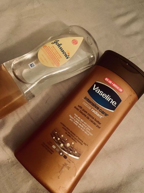 Cocoa Vaseline Lotion, Cocoa Butter Skincare, Best Baby Lotion, Vaseline Cocoa Butter, Baby Oil Gel, Vaseline Lotion, Cocoa Butter Lotion, Vaseline Uses, Female Hygiene