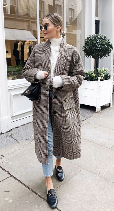 Check Coats For Women, Long Plaid Blazer Outfit, Ruidoso Outfits, Plaid Peacoat Outfit, Brown Plaid Coat Outfit, Plaid Trench Coat Outfit, Herringbone Coat Outfit, Houndstooth Coat Outfit, Checked Coat Outfit