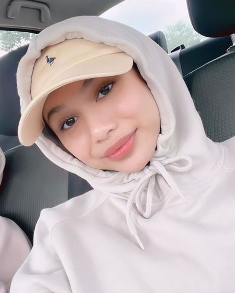 Iman Troye
Malay Girl Hoodie
Girl wearing hoodie
Hoodie girl Iman Troye, Brand Stickers, Muslim Women Hijab, Hijabi Outfits Casual, Beautiful Muslim Women, Hijabi Outfits, Beautiful Hijab, Blackpink Lisa, Muslim Women