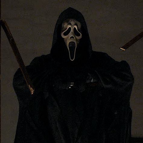 Ghostface in Scream 6 Indie Horror Movies, Scream 5, Ghost Face Mask, David Arquette, Scream Franchise, Neve Campbell, Ghostface Scream, Courtney Cox, Scream Movie