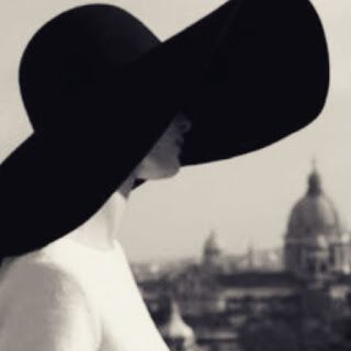 Big Hat Aesthetic, Wide Brim Hat Aesthetic, Big Hat Reference, Big Hat Photoshoot, Big Hats For Women, Big Hat Outfit, Big Sunhat, Big Floppy Hat, Big Hats