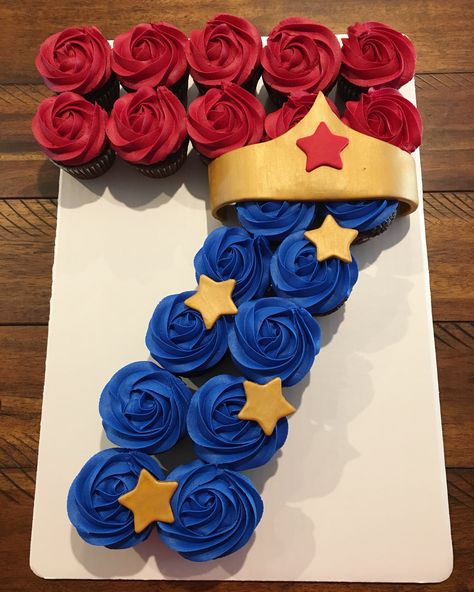 Wonder Woman Cupcakes Ideas, Wonder Women Theme Birthday, Wonder Woman Themed Birthday Party, Wonder Woman Cupcakes, Oneder Woman 1st Birthday Decor, Wonderwoman Cupcakes, Wonder Woman Birthday Party Ideas, Wonder Woman Party Ideas, Wonder Woman Cake