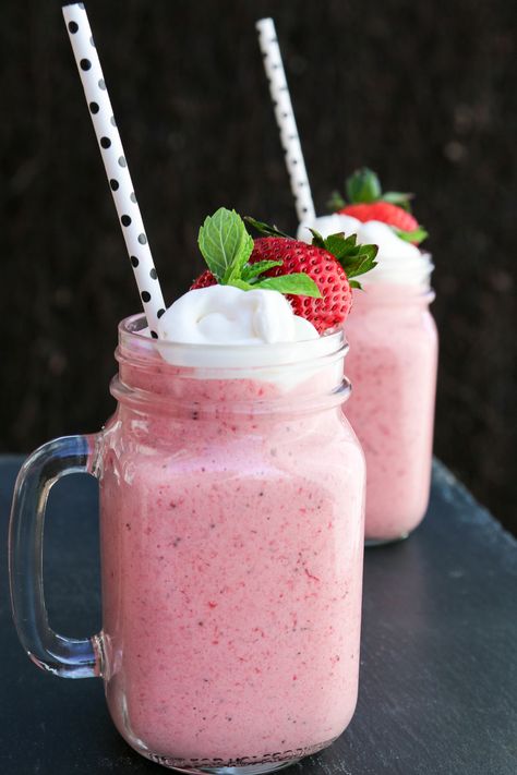 Strawberry Protein Smoothie, Roasted Strawberry, Best Milkshakes, Strawberry Protein, Casein Protein, Roasted Strawberries, Milkshake Recipes, Milk Shakes, Strawberry Milkshake