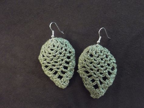 Lace Earrings pattern by Hannah Sanders Crocheted Earrings, Crochet Thread Size 10, Crochet Bat, Wire Crochet Jewelry, Crochet Cat Pattern, Crochet Jewelry Patterns, Crochet Earrings Pattern, Bat Earrings, Wire Crochet