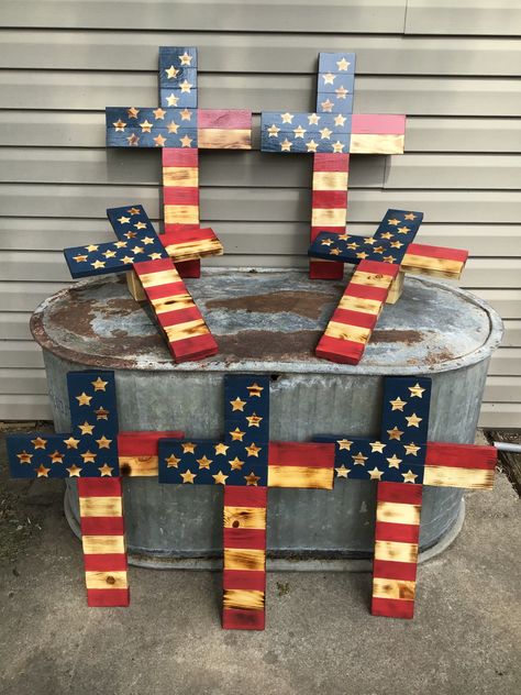 4th Of July Wood Decor, 4th Of July Crafts To Sell, Dollar Tree Patriotic Crafts, Jenga Crafts, Fouth Of July Crafts, Patriotic Crafts Diy, Wooden Cross Crafts, American Flag Crafts, Patriotic Porch