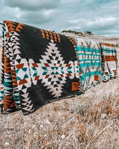 Soft Western Blankets, Western Car Interior Ideas, Western Bedding Ideas, Punchy Bedroom, Western Car Decor, Western Throw Blanket, Western Bedspreads, Western Car Accessories, Country Blankets