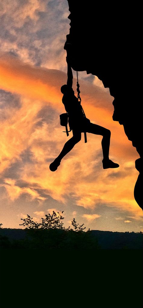 Rock climbing mobile phone wallpaper Inspiring, sunset, sky, struggle, rock climbing, sunset, positive energy, hope, success, outdoor sports, extreme challenges, mountaineering, mobile phone wallpaper, mobile phone desktop, mobile phone screensaver.#Lovepik#backgrounds Golden Hour Wallpaper, Climbing Silhouette, Wallpaper Man, Phone Screensaver, Free Climb, Climbing Art, Man Silhouette, Luxurious Wallpaper, Mobile Phone Wallpaper