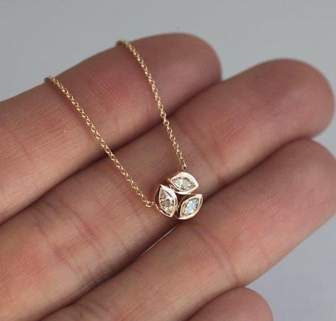 Rose Gold Diamond Necklace, Diamond Necklace Simple, Diamond Necklace Designs, Simple Diamonds, Diamond Jewelry Necklace, Solid Gold Necklace, Diamond Solitaire Necklace, Classic Necklace, Gold Diamond Necklace