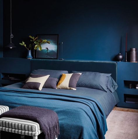 The 15 Best Bedroom Paint Colors That Aren't White - Emily Henderson Monochromatic Bedroom, Best Bedroom Paint Colors, Navy Bedrooms, Dark Blue Bedrooms, Navy Blue Bedrooms, Teal Bedroom, Blue Bedroom Decor, Moody Bedroom, Bedroom Images