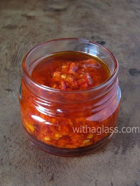 Peperoncini freschi sott’olio (Fresh Chilli in Olive Oil) | With a Glass Italian Chilli Oil, Fresh Chilli Oil Recipe, Fresh Chilli Recipes, Italian Chili Oil, Italian Chili Oil Recipe, Pickle Appetizers, Chili Oil Recipe, Chilli Oil, Dried Peppers