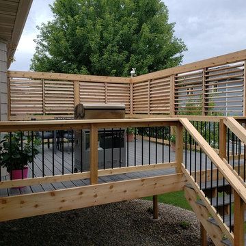 Deck Privacy Walls - Photos & Ideas Screen Window Ideas, Deck Privacy Wall, Privacy Screen Window, Sunrooms Ideas, Screen Deck, Privacy Wall On Deck, Glass Railing Deck, Privacy Screen Deck, Privacy Wall