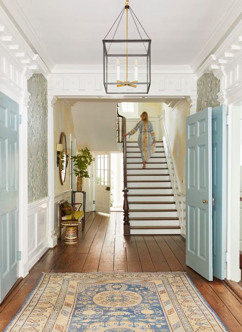 Jayne Design Studio Historic Charleston House Entry Historic Home Interior Design, Southern Design Interior, Grand Millennial Foyer, Historic Home Design, Charleston Sc Interior Design, Charleston Dining Room, Charleston Houses Interior, Charleston Home Aesthetic, Charleston Entryway