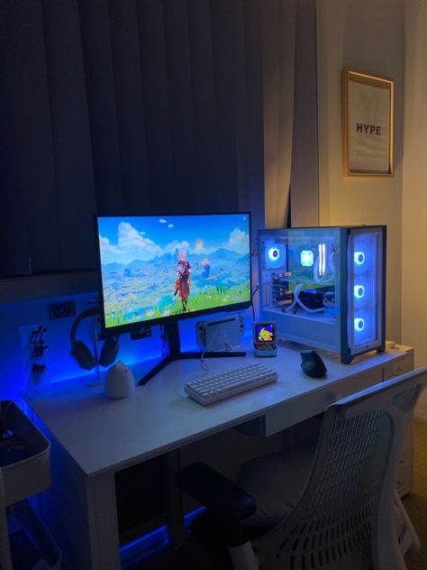 New Pc Setup, Pc Setup Small Desk, Genshin Desk Setup, Genshin Pc Setup, Pc Setup Simple, Setup Gamer Simples, Single Monitor Gaming Setup, Genshin Setup, Small Pc Setup