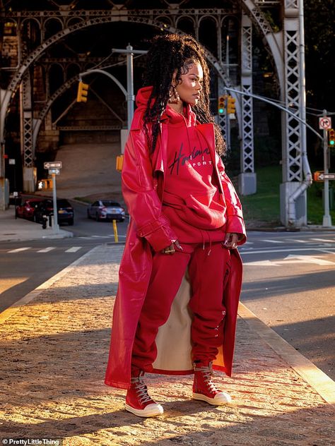 Teyana in red streetwear Red Trench Coat Outfit, Teyana Taylor Outfits, Taylor Outfits, Oversized Trench Coat, Atlanta Fashion, Trench Coat Outfit, Red Streetwear, Teyana Taylor, Fashion Top Outfits