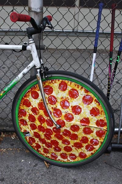 Pizza,  I should put this on my husband's bike. Pizza Clothes, Bicycle Humor, Ninja Turtle Pizza, Pizza Pictures, Pizza Logo, Pizza Wheel, Sourdough Pizza, Pizza Funny, American Diner