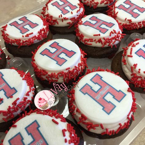 Howard University Cupcakes #cakepop #cupcakes #livaysweetshop Howard Graduation Party, Howard University Graduation Party, College Cupcakes, Trunk Party Ideas College, Graduation Party Planner, Howard Aesthetic, Blue Candy Bars, Craving Cake, Baby Bison