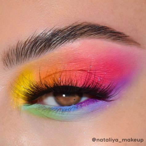 #rainbowmakeup #rainboweyeshadow #boldeye #avedaibw Lolla Makeup, Fade Into Hue Palette, Fade Into Hue, Rainbow Eye Makeup, Everyday Eyeshadow, Rainbow Eyeshadow, Wedding Makeup Tutorial, Pride Makeup, Rainbow Makeup