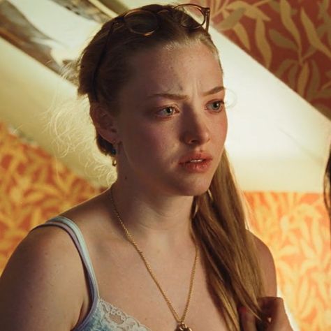 Amanda Seyfried Movies, Needy Lesnicki, Cartoon Faces Expressions, 90s Pop Culture, Duo Costumes, Imperfection Is Beauty, Jennifer's Body, American Dad, Cartoon Faces