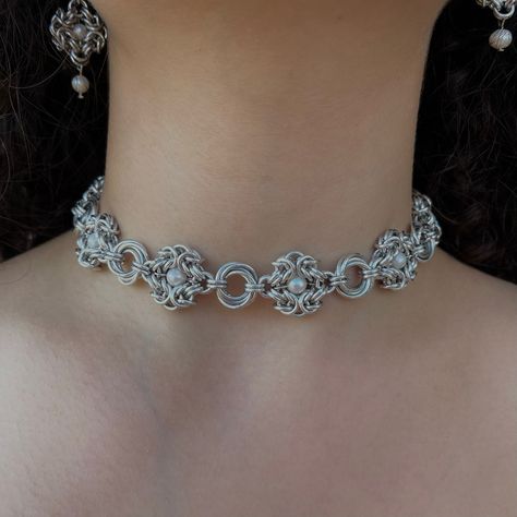 Byzantine Weave Chainmail Choker Medieval Chainmail Aluminium and Stainless Steel Necklace Chainmail Necklace With Pearl - Etsy Medieval Chainmail, Chainmail Choker, Queen Of The Ring, Chain Jewellery, Chainmail Necklace, Necklace With Pearl, Chainmail Jewelry, Medieval Jewelry, Chain Maille