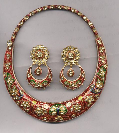 HANSHLI KUNDAN MEENA OLD Silver Jewelry Aesthetic, Jewellry Box, Rajputi Jewellery, Jewelry Aesthetic, Gold Pendant Jewelry, Antique Gold Jewelry, Indian Jewelry Sets, Polki Jewellery, Gold Jewellery Design Necklaces