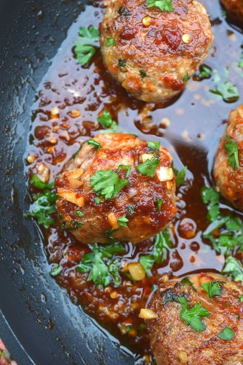 Recipe for Asian Pork Meatballs Asian Pork Meatballs With Ginger Honey Sauce that are also Gluten Free Meatballs Asian, Asian Pork Meatballs, Pork Mince Recipes, Ground Pork Recipes, Ginger Honey, Asian Pork, Mapo Tofu, Pork Meatballs, Honey Sauce