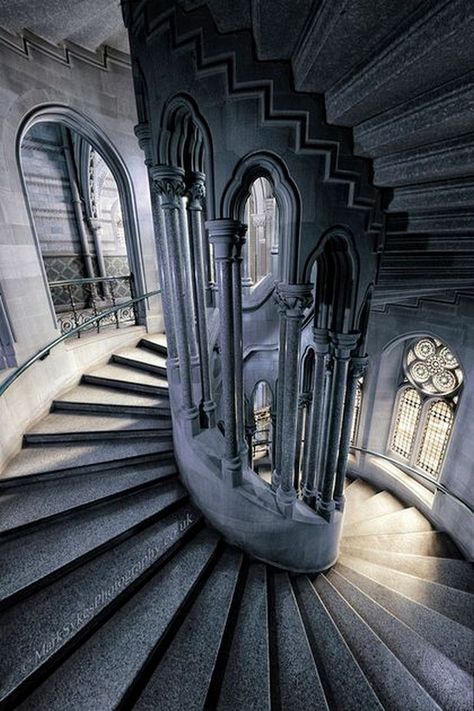 Late Night Randomness (27 Photos) - Suburban Men Manchester Town Hall, Ravenclaw Aesthetic, Haiwan Lucu, Hogwarts Aesthetic, Shadowhunter Chronicles, Background Drawing, Spiral Stairs, Hogwarts Houses, Stairway To Heaven