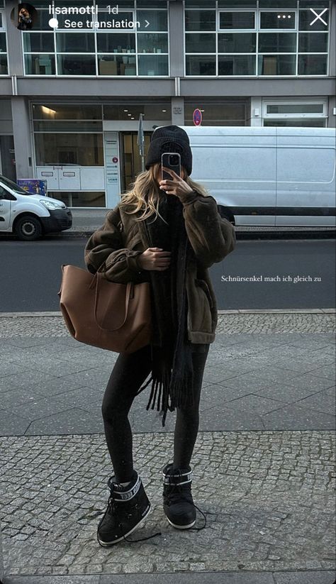 Winter Bag Outfit, Large Purse Outfit, Polene Bag Outfit, Cyme Bag, Moon Boots Outfit, Karl Lagerfeld Bag, Polene Bag, Bag Jacquemus, Camel Outfit