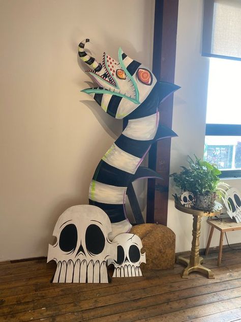 work. — frootbats Tim Burton Decorations Halloween, Halloween Beetlejuice Decorations, Beetle Juice Decorations Diy, Beetlejuice Halloween Decorations Diy, Tim Burton Halloween Decor, Beetlejuice Decoration, Beetlejuice Room, Tim Burton Decor, Beetlejuice Decor