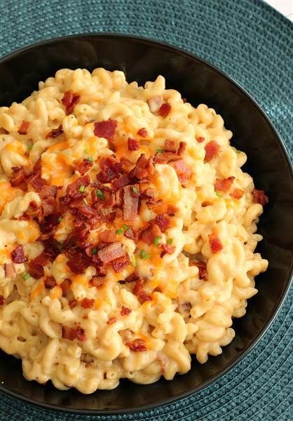 For a quick meal: Hack your mac: 11 simple ways to make boxed mac and cheese even better Buffalo Mac And Cheese, Kraft Mac N Cheese, Kraft Dinner, French Oven, Boxed Mac And Cheese, Making Mac And Cheese, Bacon Mac And Cheese, Leftover Ham Recipes, Bacon Recipe